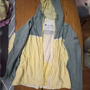 Columbia Hooded Two-Tone Jacket in Sage Green and Pale Yellow